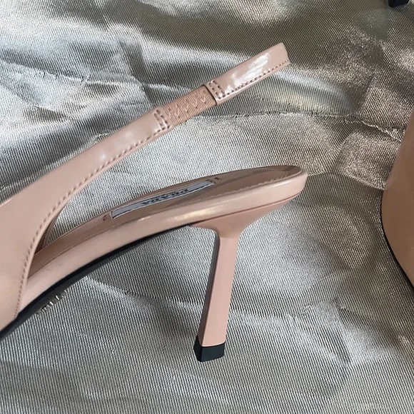 Prada Nude Pointed Toe Heels - Picture 5 of 8